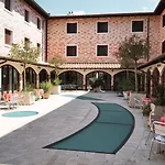 Domus Laetitiae Hotel *