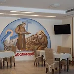 Hotel Domus Laetitiae *