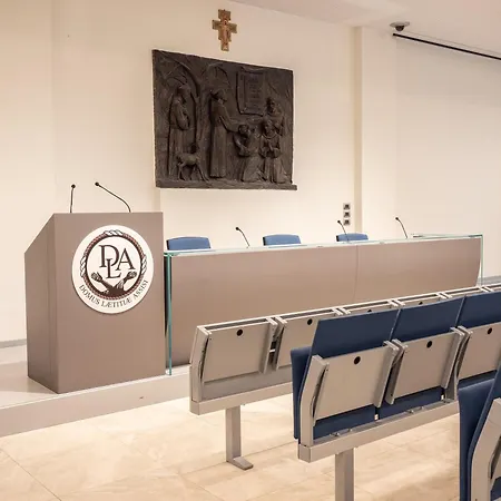 Hotel Domus Laetitiae *