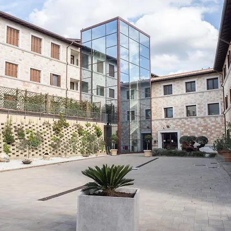 호텔 Domus Laetitiae *