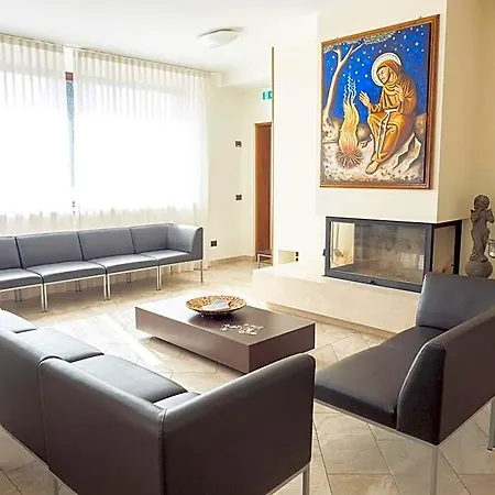 Otel Domus Laetitiae *