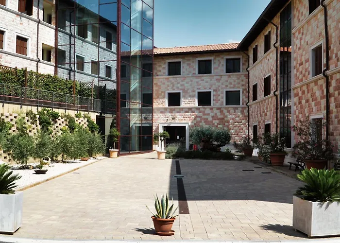 Domus Laetitiae Hotel *