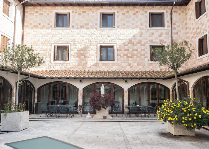 Domus Laetitiae Hotel *